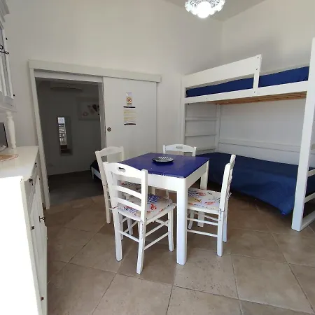 לינה וארוחת בוקר Punta Cutieri