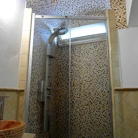 Punta Cutieri לינה וארוחת בוקר 4*