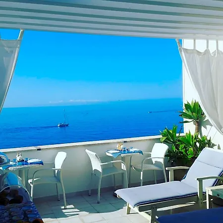 Couette-café Punta Cutieri 4*