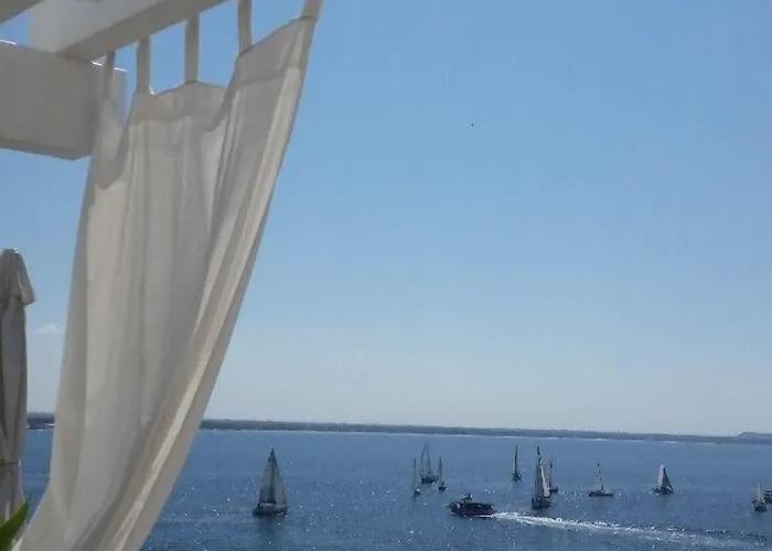 Punta Cutieri לינה וארוחת בוקר 4*